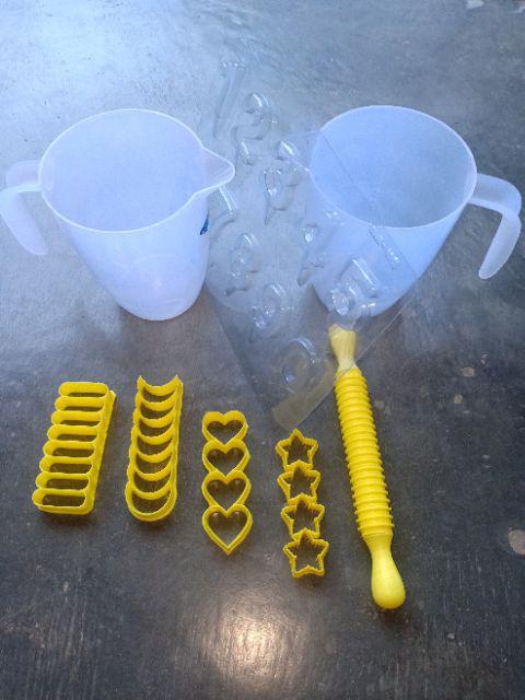Cutter Cetakan Kue Kering Love Hati Bahan Plastik