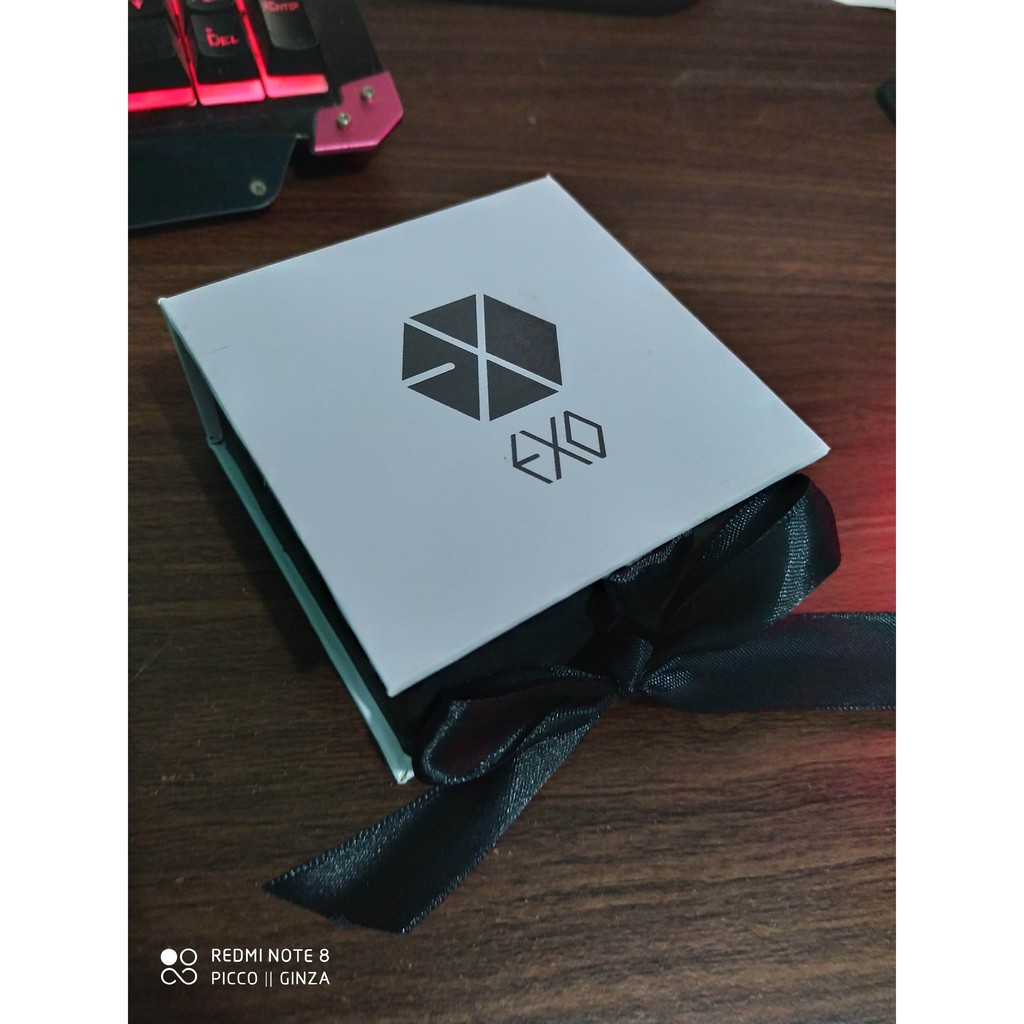 

kotak kado gift box murah, custom logo souvenir,asesoris kpop NCT EXO BTS||ukuran: 9x9xx4cm