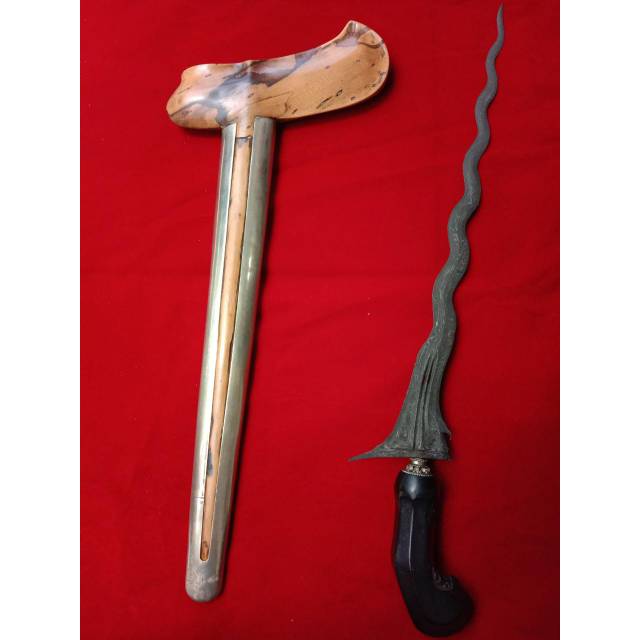 Keris Sengkelat Pamor Mbanyumili Tangguh Majapahit