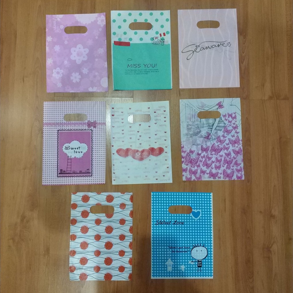 

[PEMESANAN MINIMUM 10 PAK] TAS KRESEK ISI 100 PCS LUCU SOUVENIR PLASTIK BAGUS MURAH