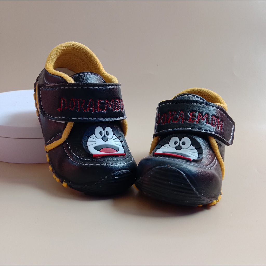 Sepatu anak bunyi bayi laki laki usia 1-3 tahun / sepatu balita murah-doraemon