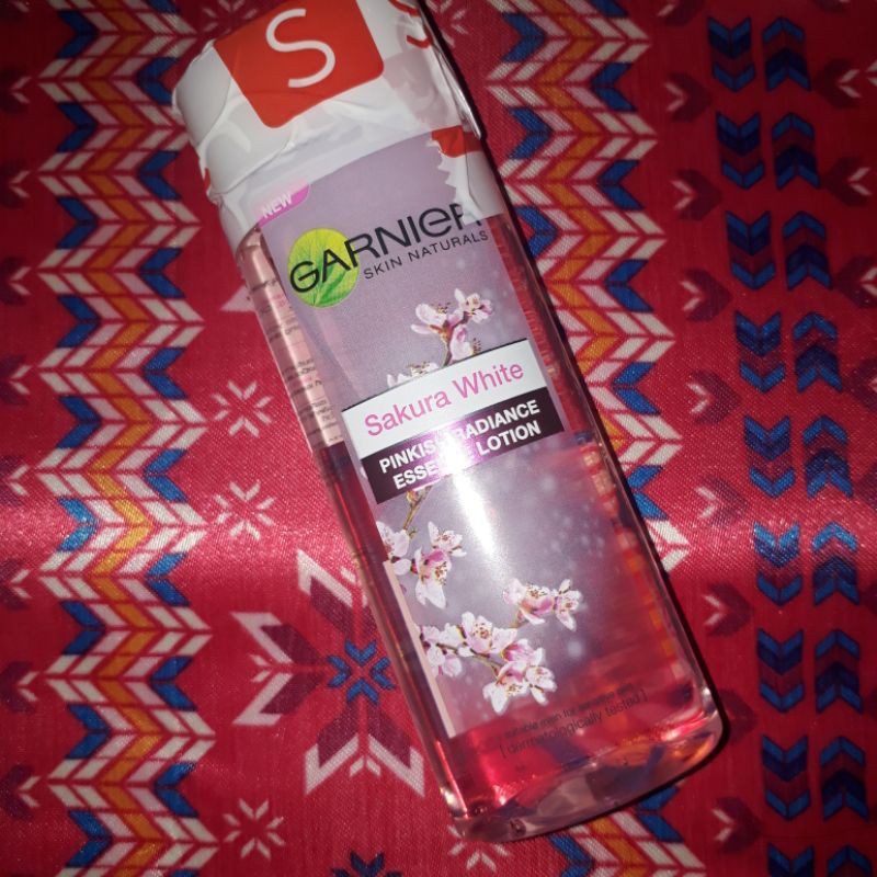 Garnier Sakura White Essence Lotion