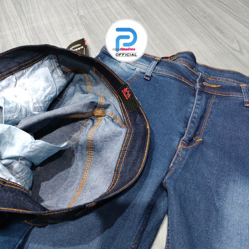 Celana jeans pendek Stretch pria celana jeans jeans pendek cowok celana jeans pendek jumbo celana pendek melar celana pendek jeans Stretch celana pendek hitam celana jeans pendek murah celana pendek pria distro celana primadona official