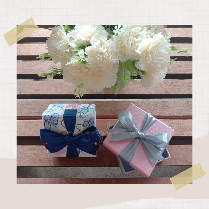 

KOTAK KADO / GIFT BOX / HARD BOX MURAHH UK. 10cm × 10cm × 5cm