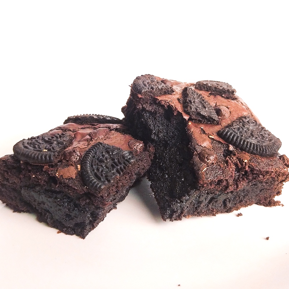 

Brownies Panggang Fudgy Oreo size 22x11cm