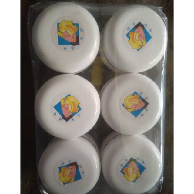 Bedak pemutih wajah Doraemon
