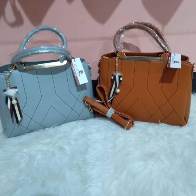 Tas selempang Elizabeth