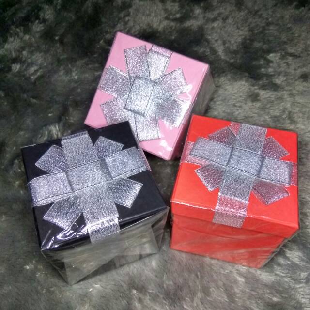 

kotak kado christmas edition ukuran 10x10x10 cm