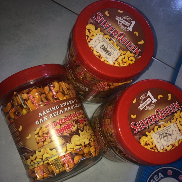 

SilverQueen Chunkybar Jar
