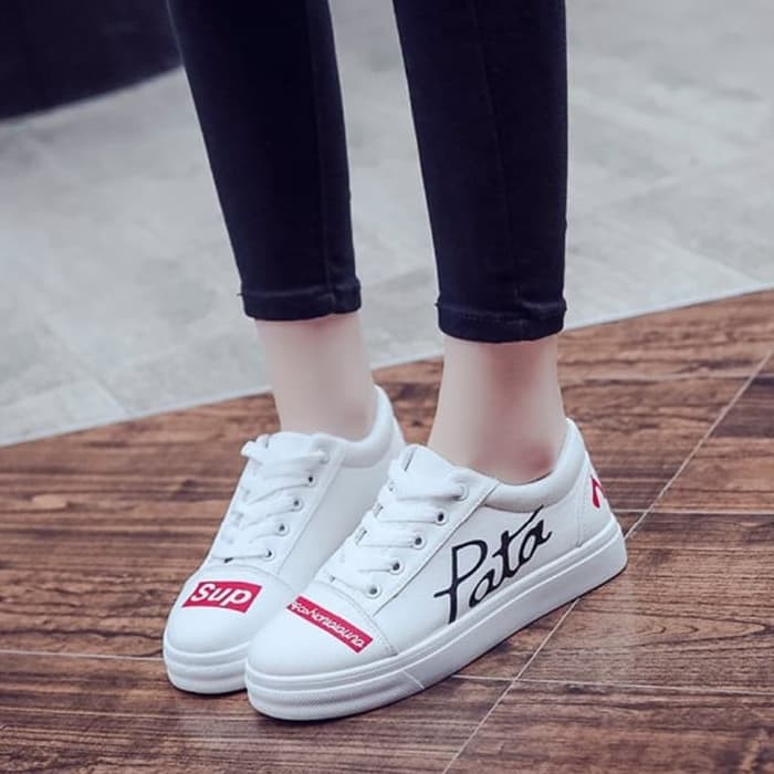 Supreme Pata Sneakers Shoes | Sepatu Kets Casual Motif Tulisan Wanita Warna Putih