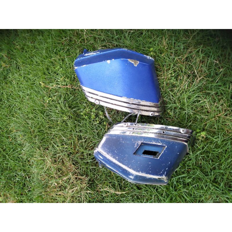 Cover side sambungan tepong emblem cover aki chrome Yamaha rx king
