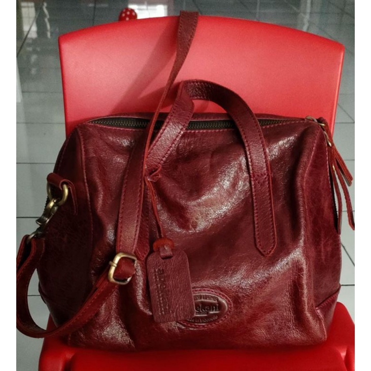 Lucy Wine by Abekani