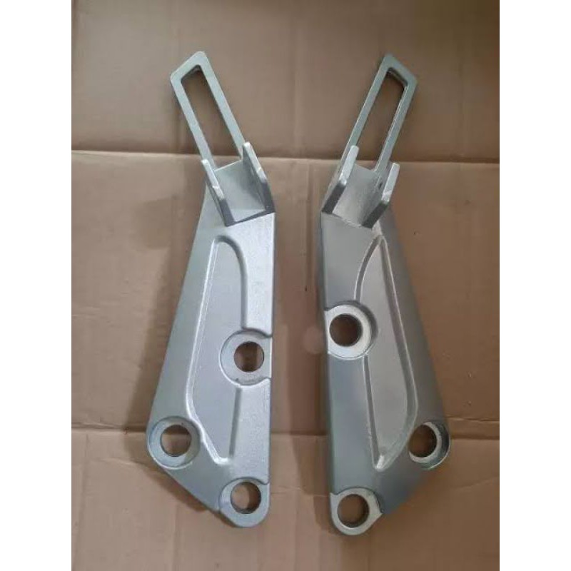 dudukan footstep belakang Supra x lama