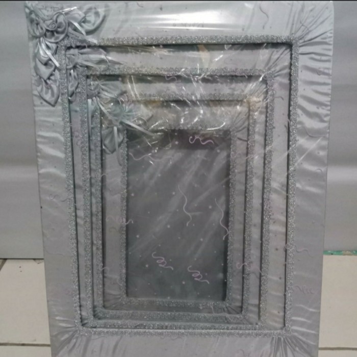 

KOTAK HANTARAN SESERAHAN SILVER SET4 BIASA