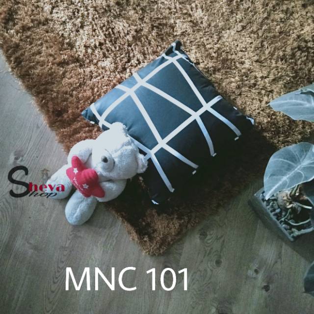 SARUNG BANTAL MONOCHROME /CHUSION COVER MONOCHROME