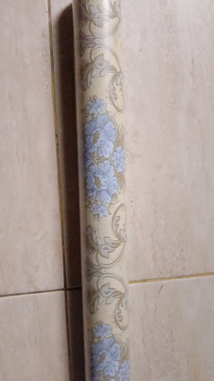 Perdana Wallpaper - Tahan Air - Wallpaper Dinding Ukuran 45cm X 10m / Motif Bunga Ungu Dsr Cream
