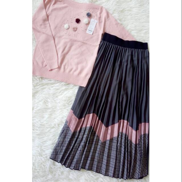 SET ROK ZARA BURBERRY + BLOUSE RAJUT IMPORT