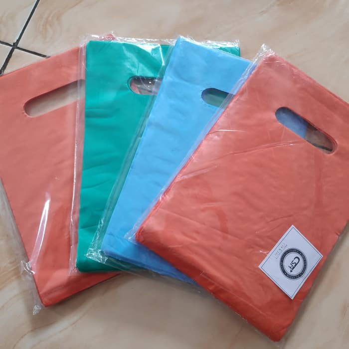 HD oval Polos uk 15x22, Kantong Plastik Baju, Plastik souvenir