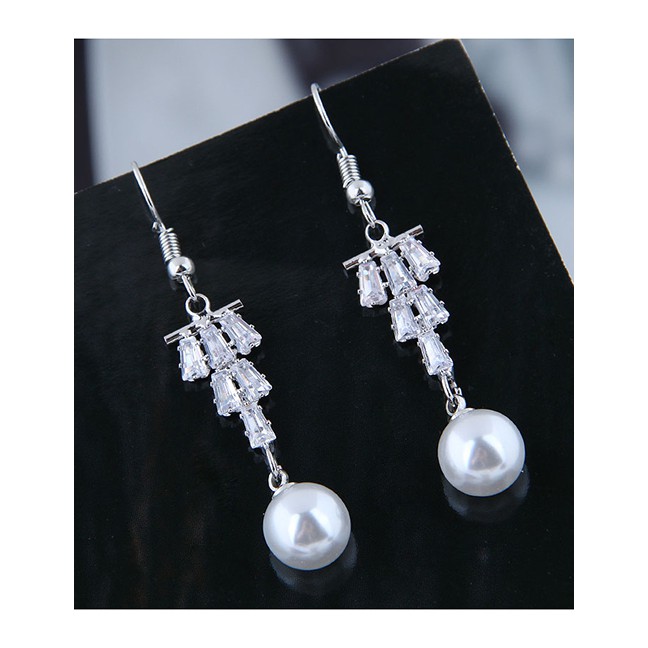 LRC Anting Gantung Fashion Inlaid Zircon Pearl Earrings A5798X