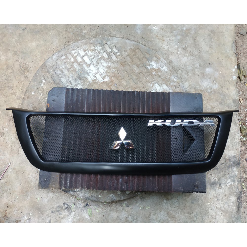 Grill Mitsubishi Kuda
