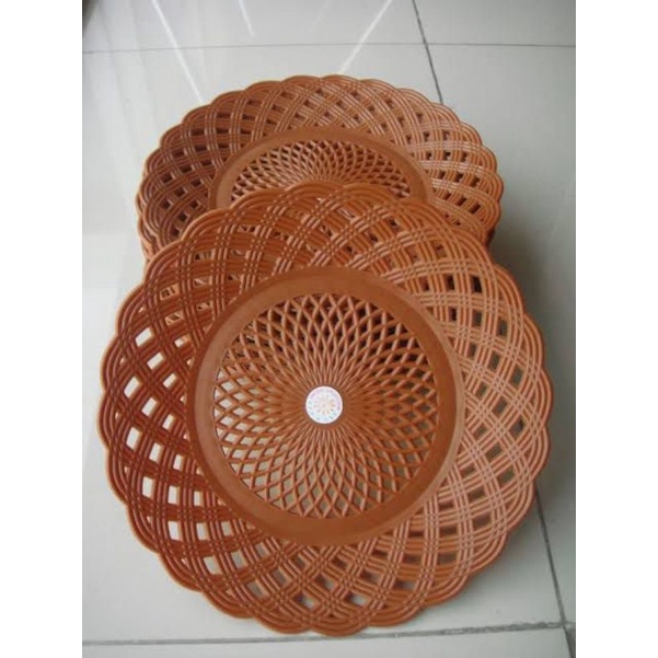 PIRING ROTAN DATAR / PIRING ROTAN MOTIF BUNGA / PIRING MURAH PLASTIK MOTIF BUNGA
