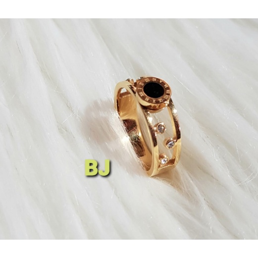 CINCIN MODEL KERAMIK BULAT HITAM ANGKA ROMAWI/ CINCIN TITANIUM/ AKSESORIS WANITA KOREA