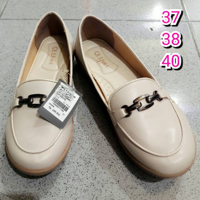 Sepatu st. Yves