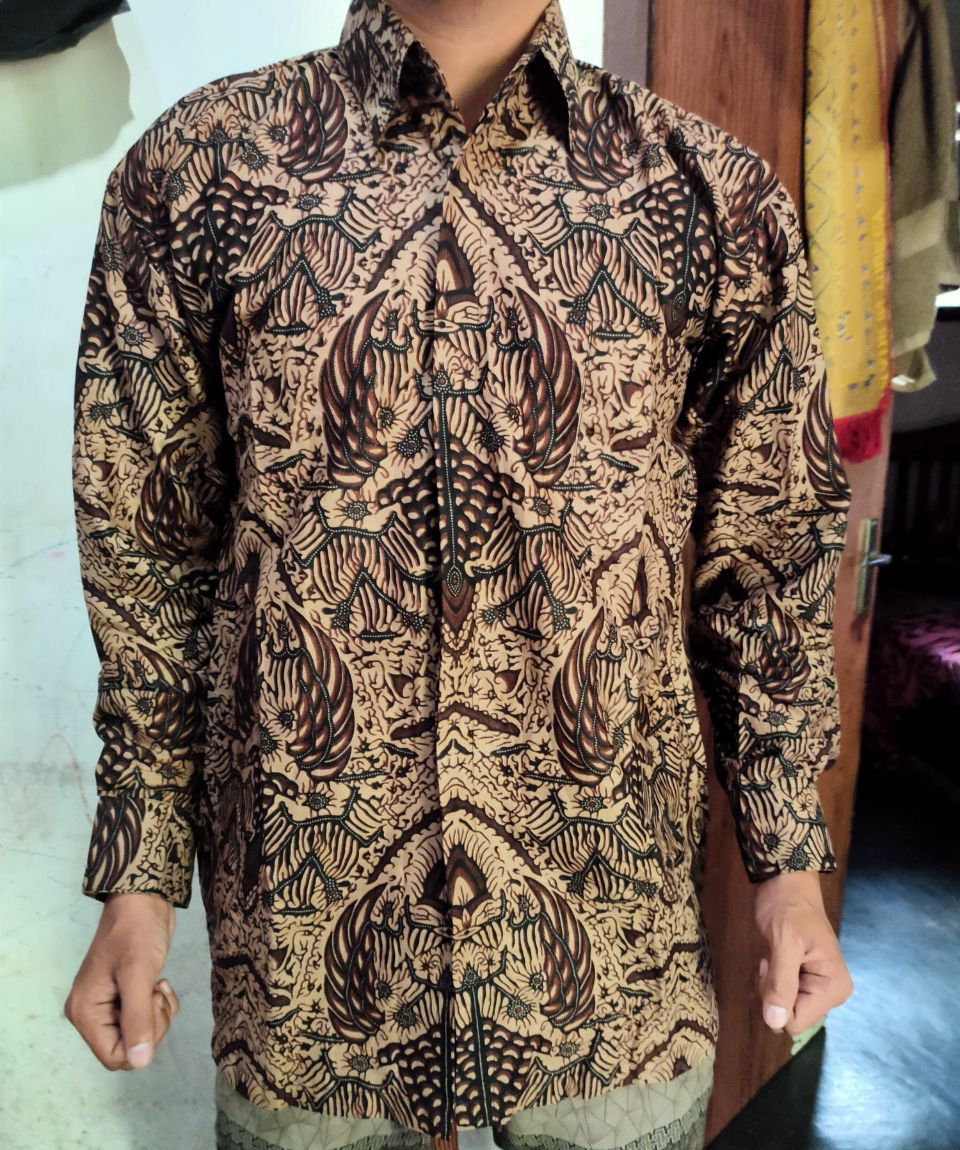 Kemeja Batik Pria Motif Mataram Coklat Terbaru