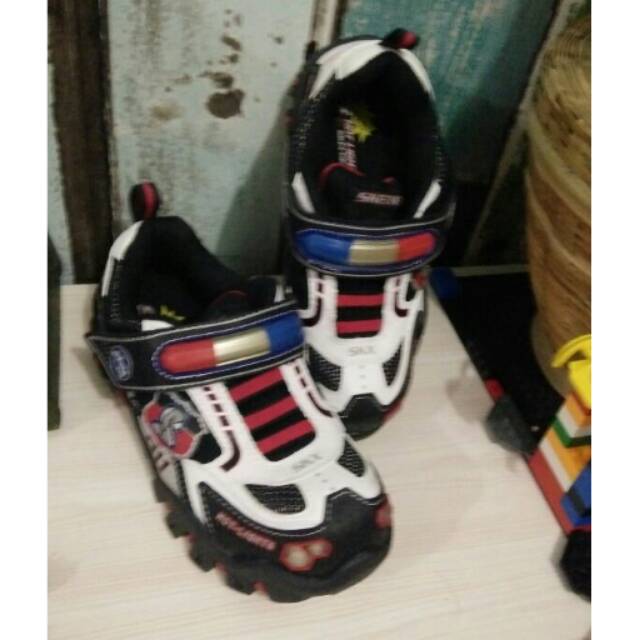 Sepatu anak laki skechers hot light size 34