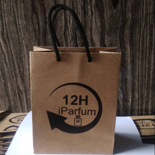 

Tas paperbag wadah obat parfum ukuran kecil 10 x 5 x 15