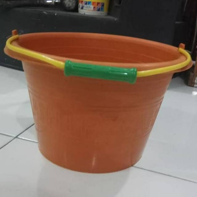 Ember Plastik Oren Besar | Ember Cor Anti Pecah