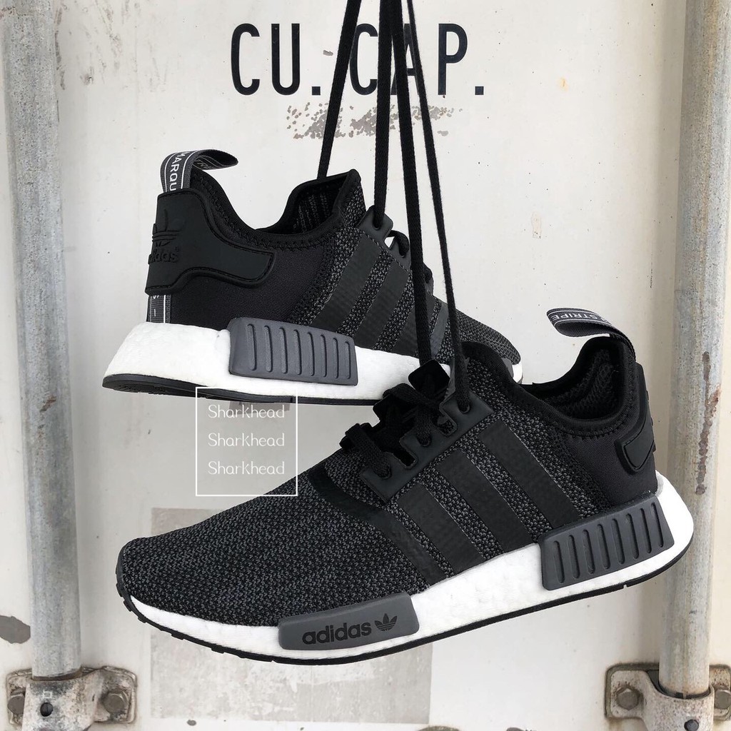 adidas nmd hitam