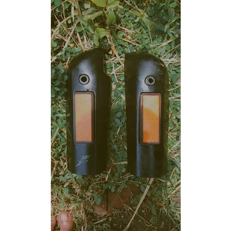 cover tutup sekok/tutup spakbor depan suzuki crystal original