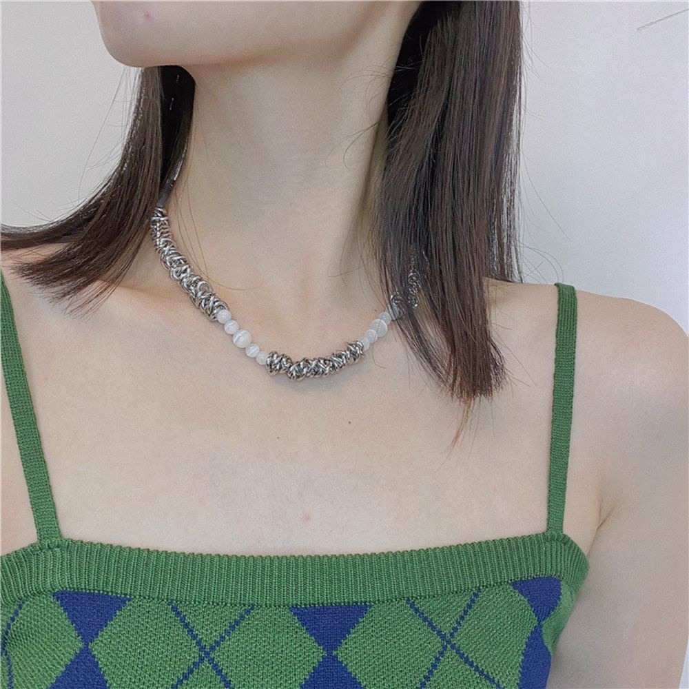 Kalung Gelang Rantai Klavikula Bahan Titanium Steel Gaya Retro Korea Untuk Wanita