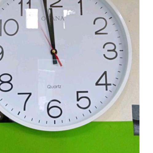 Jam Dinding Ogana Polos Besar 901