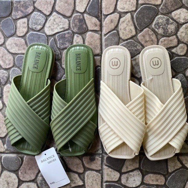 M Sandal Silang Salur 2003