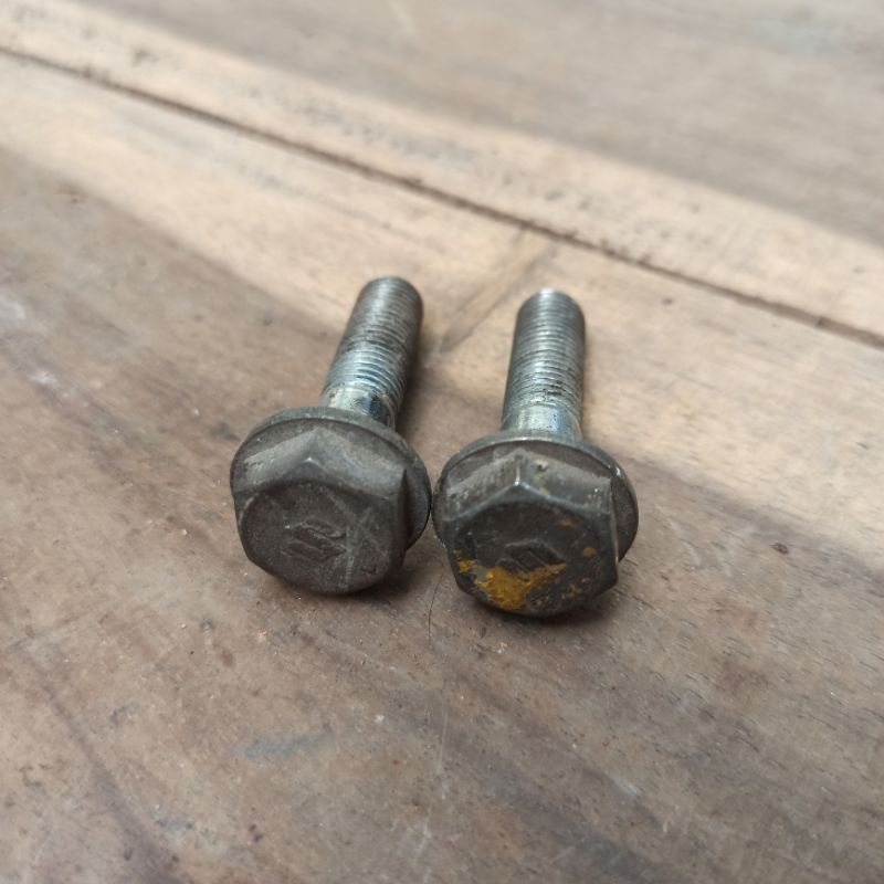 baut screw shock absorber breker peredam kejut belakang bagian atas suzuki shogun tornado 110 rc spr