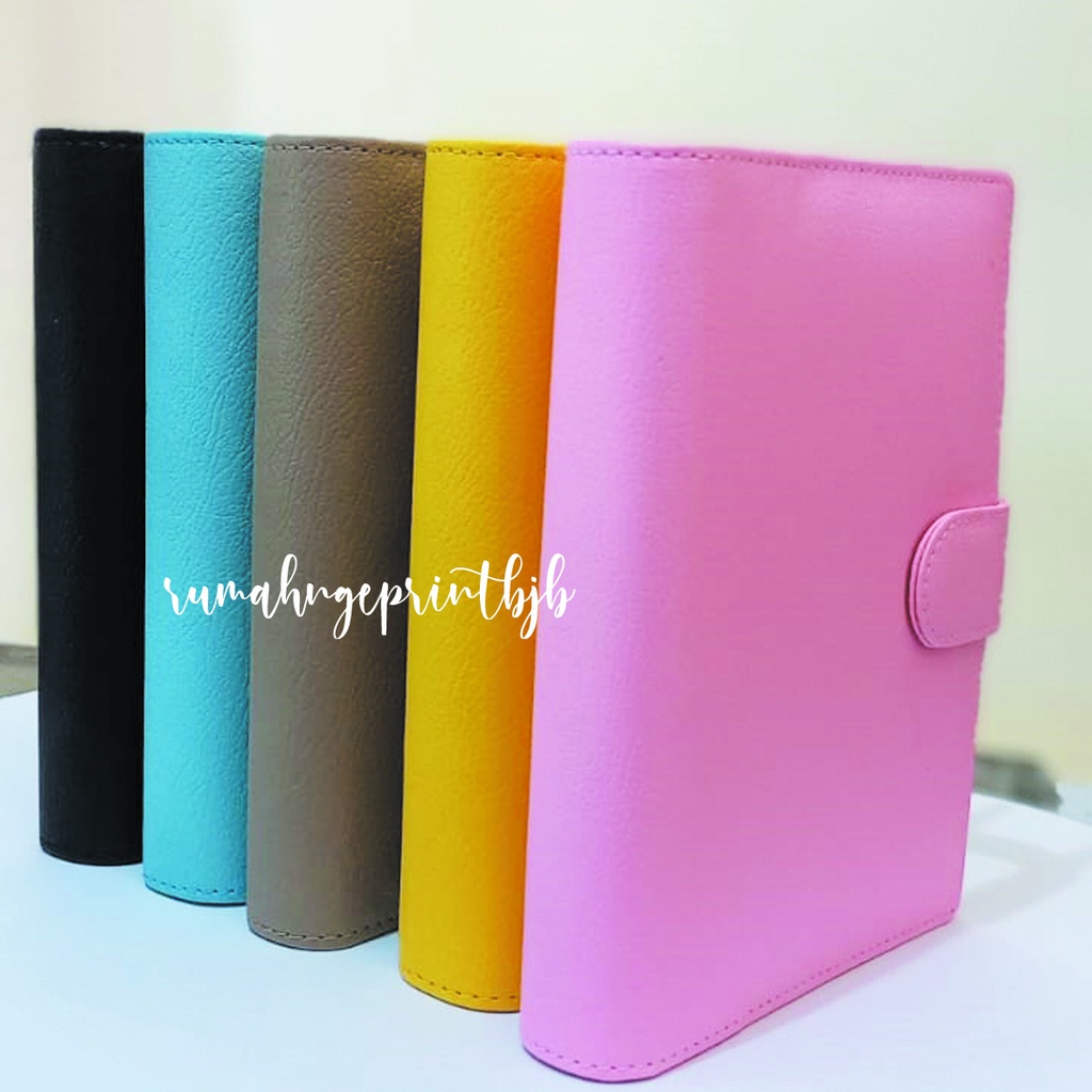 

FREE KALENDER 2025 BINDER A6 6 LUBANG KULIT JERUK BINDER PINTAR KEUANGAN SAVING CHALLENGE