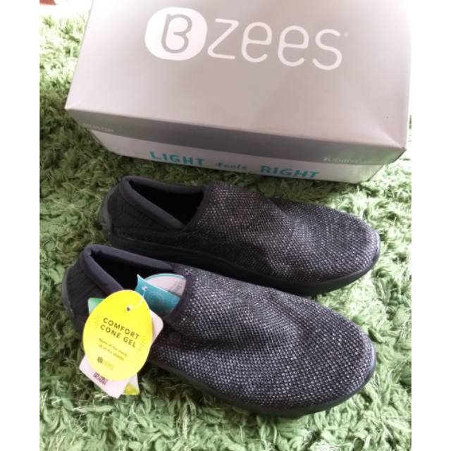 Sepatu bzees