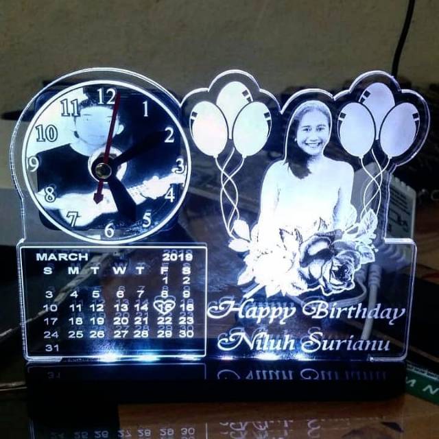 Jam Akrilik Custom Kado Ultah Unik Anniversary Wedding Valentine