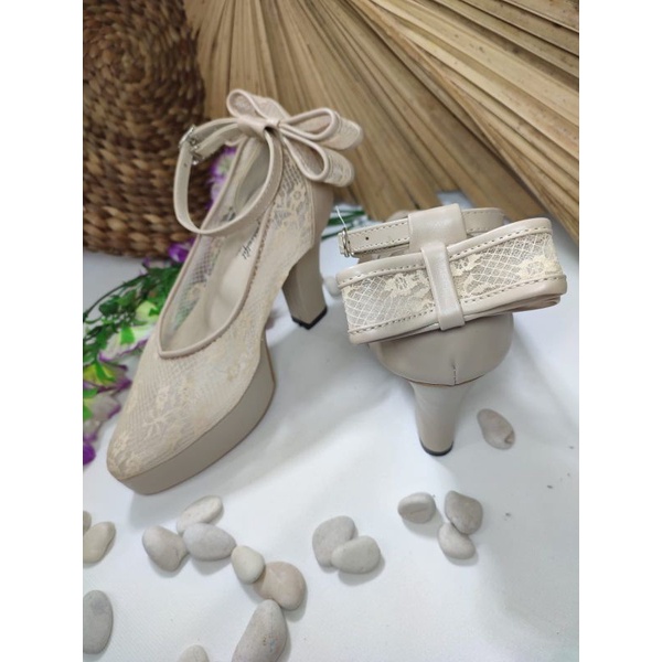 sepatu v Merrisa cream pita tinggi 10cm tahu