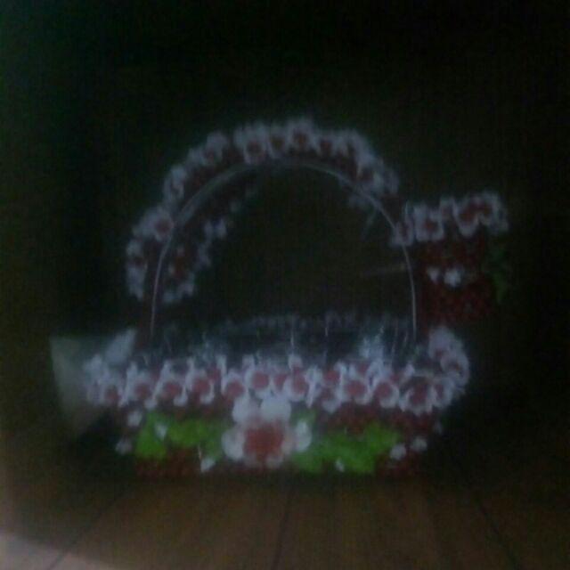 Keranjang Aqua Isi 9 Bunga Manik Akrilik