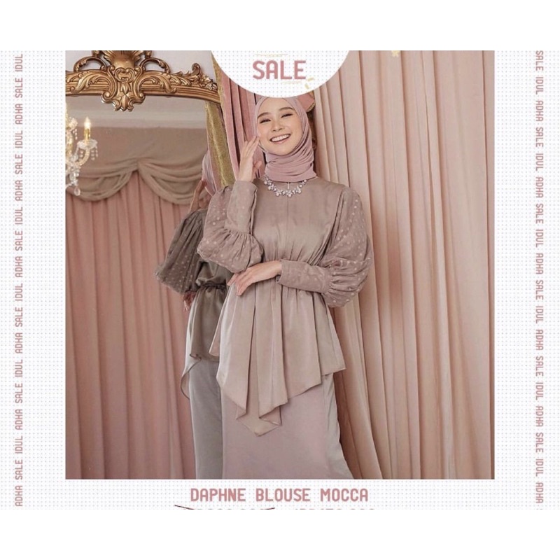 New Daphne blouse by Vanilla Hijab size L wrna mocca