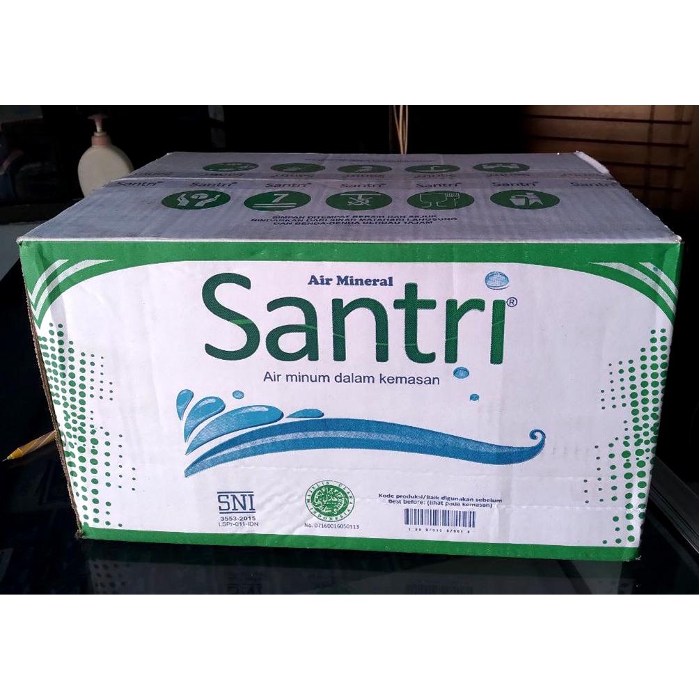 Air Mineral Santri Gelas 240 ml