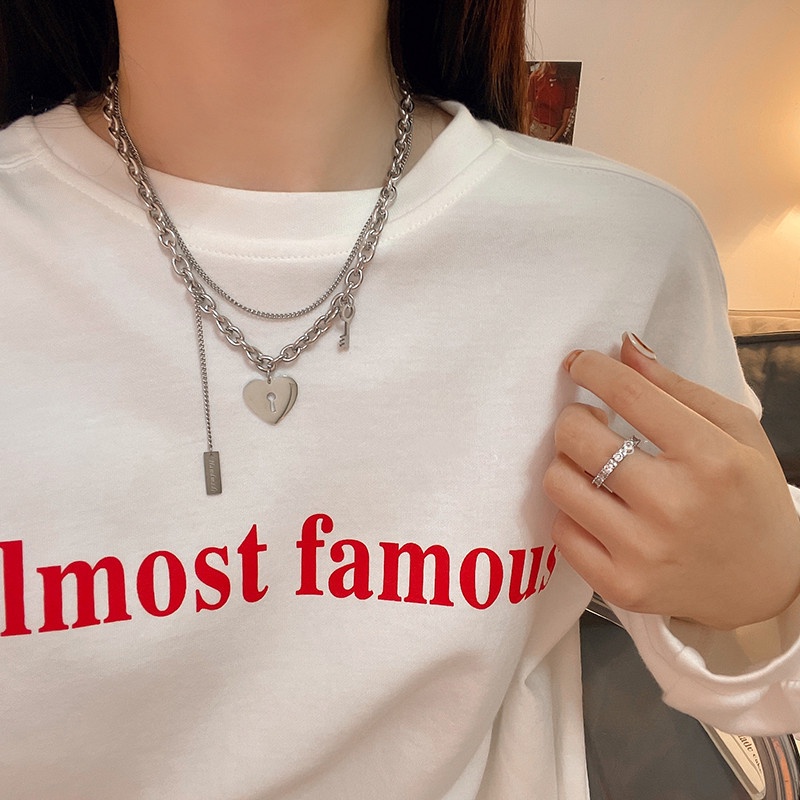 Kalung Rantai Tulang Selangka Desain Kunci Hati Ganda Gaya Korea Hip-hop Untuk Wanita