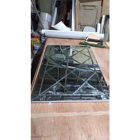 KACA CERMIN DINDING BEVEL