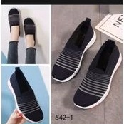 sepatu slip on wanita print garis murah berkualitas