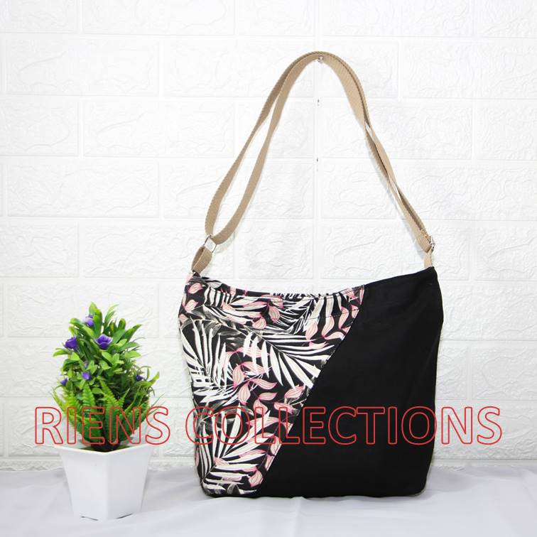 RIENS COLLECTIONS. TAS SELEMPANG SLING BAG KANVAS KOMBINASI FLORAL PALM HITAM SLC0101