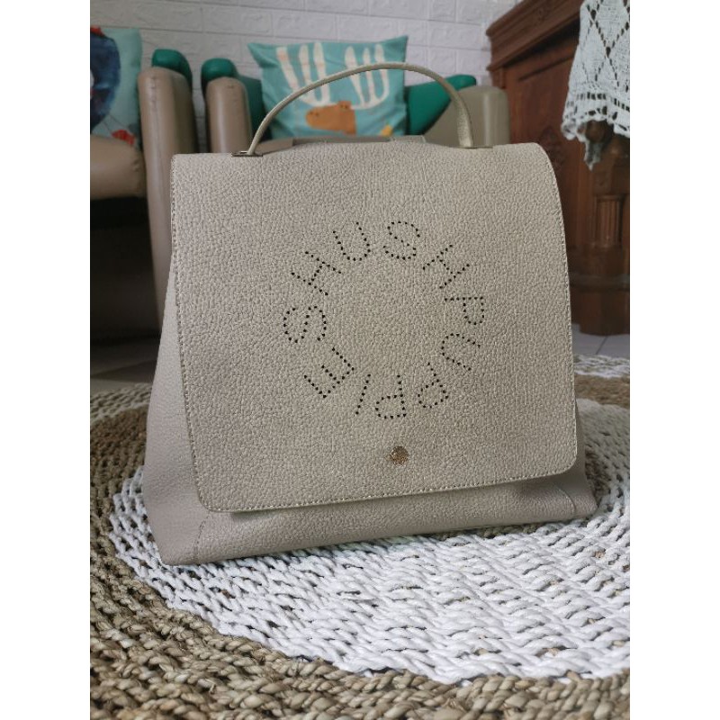 preloved hush puppies ransel