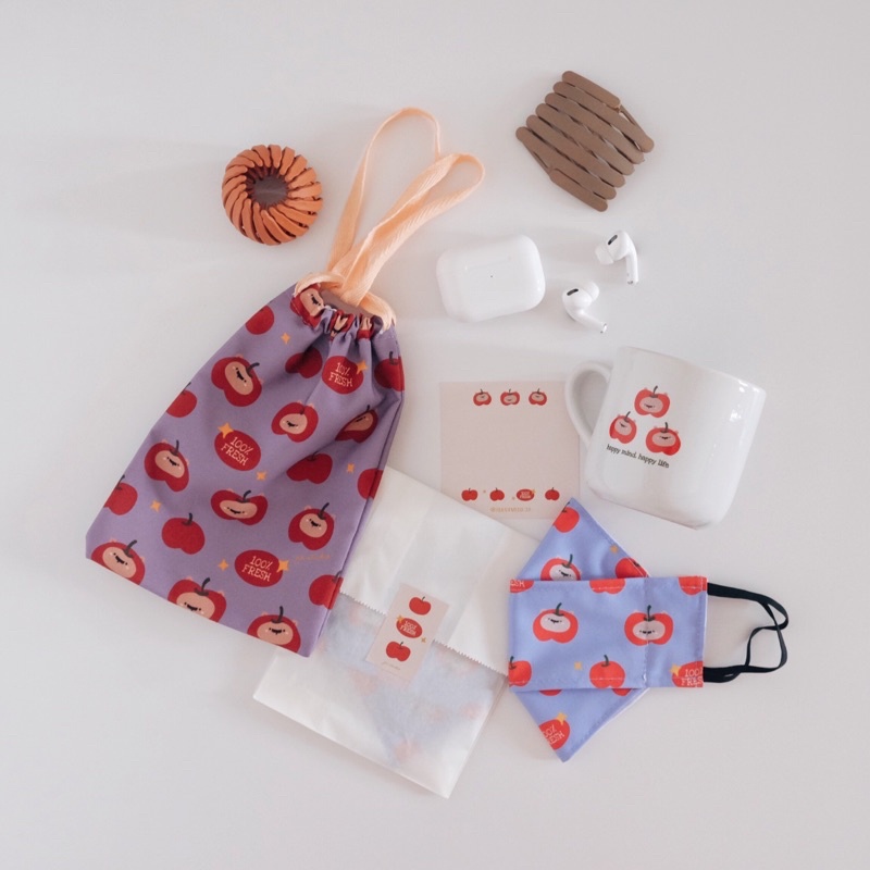 

Hampers/kado ultah/hadiah wisuda/birthday/graduation/mug aesthetic home decor/masker/pouch serut